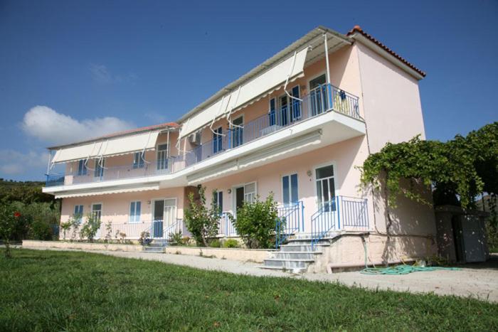 Liza Rooms Lixouri Exterior photo