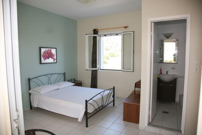 Liza Rooms Lixouri Exterior photo